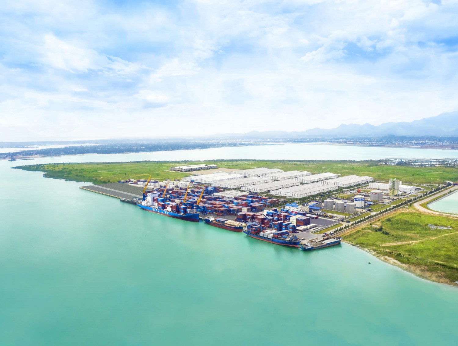 Gần 4 triệu tấn hàng hóa qua cảng Chu Lai năm 2022